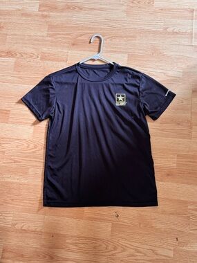 U.S. Army Black Short Sleeve Performance Tee with Gold Logo